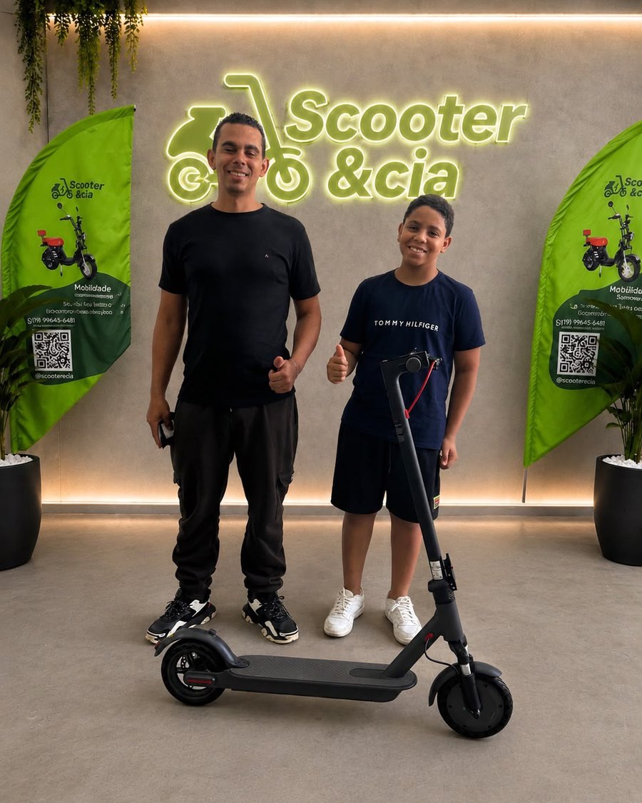 Edvaldo Santana com o Patinete 08530